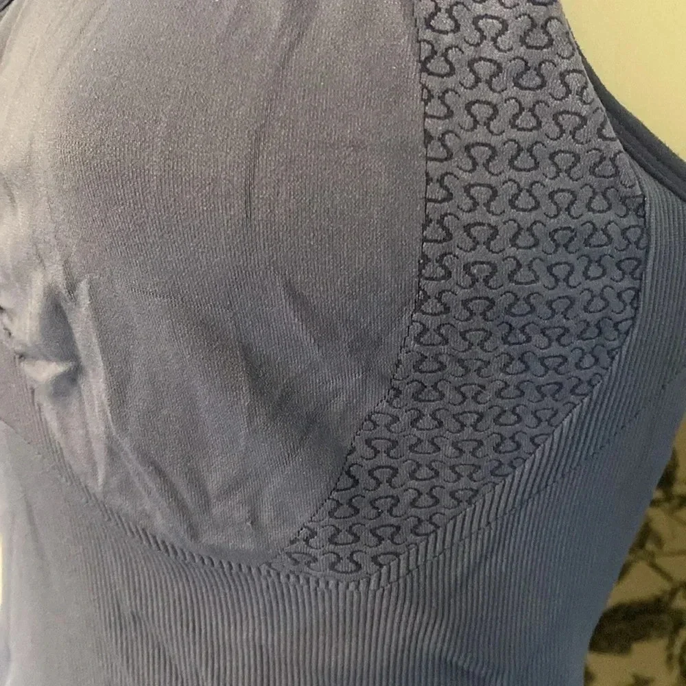 Lululemon tank top - Picture 2 of 5